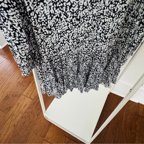 Zara Monochrome Abstract Dress - Picture 3 of 6